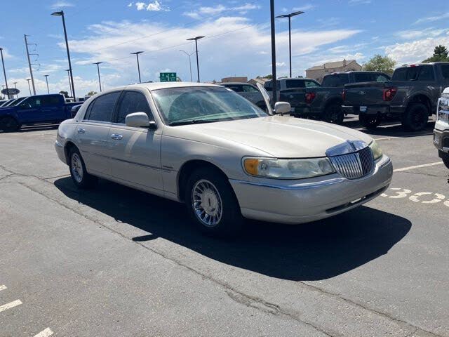 2002 Lincoln Town Car Premium Cartier