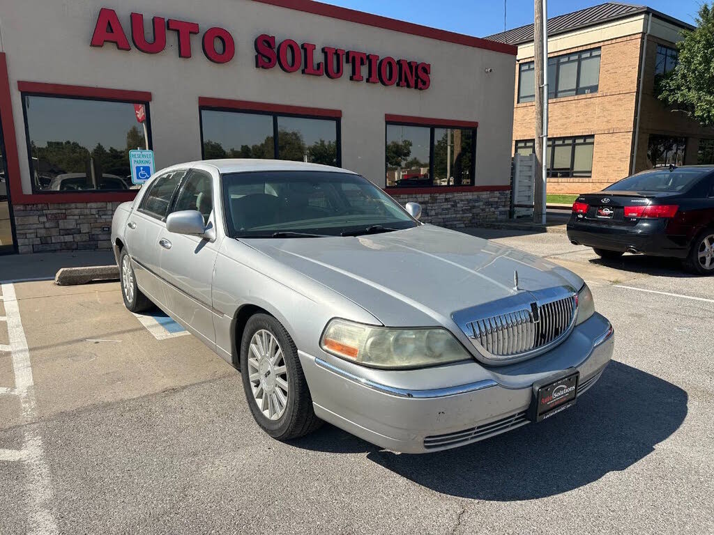 2004 Lincoln Town Car Ultimate