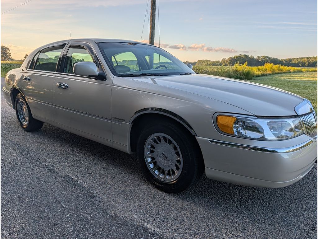 2000 Lincoln Town Car Cartier L