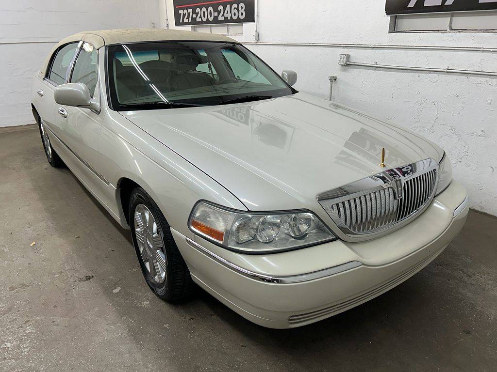 2004 Lincoln Town Car Ultimate