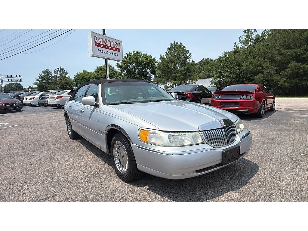 2001 Lincoln Town Car Cartier