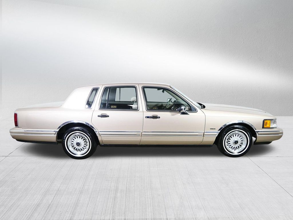 1993 Lincoln Town Car Signature