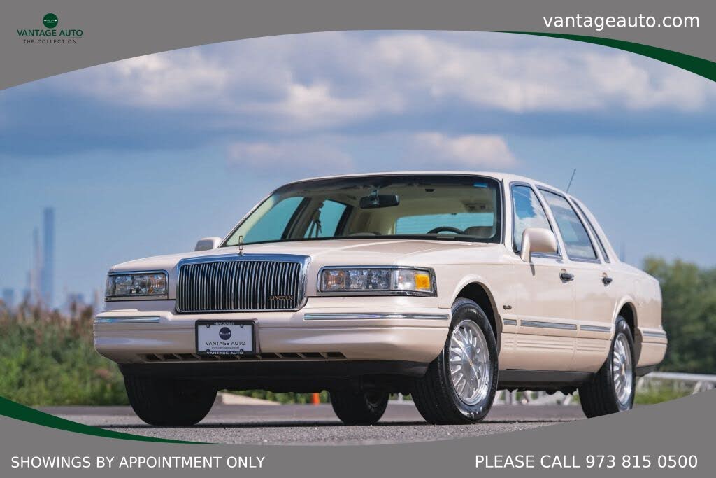 1997 Lincoln Town Car Signature