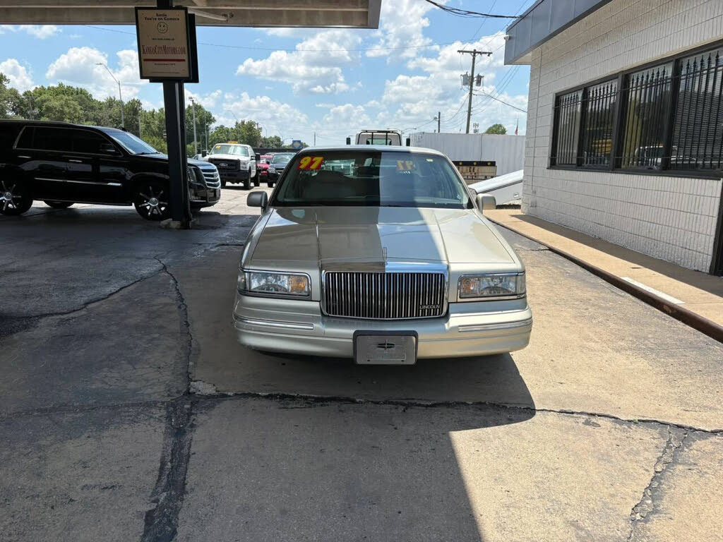 1997 Lincoln Town Car Signature