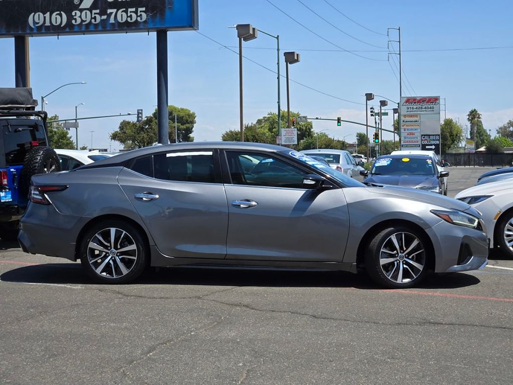 2019 Nissan Maxima SV