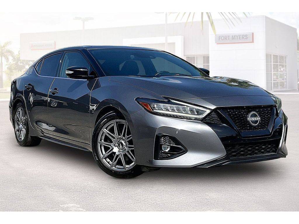 2023 Nissan Maxima SR