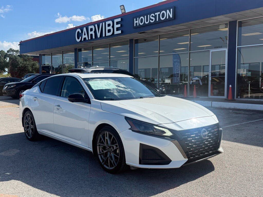 2024 Nissan Altima VC-T SR