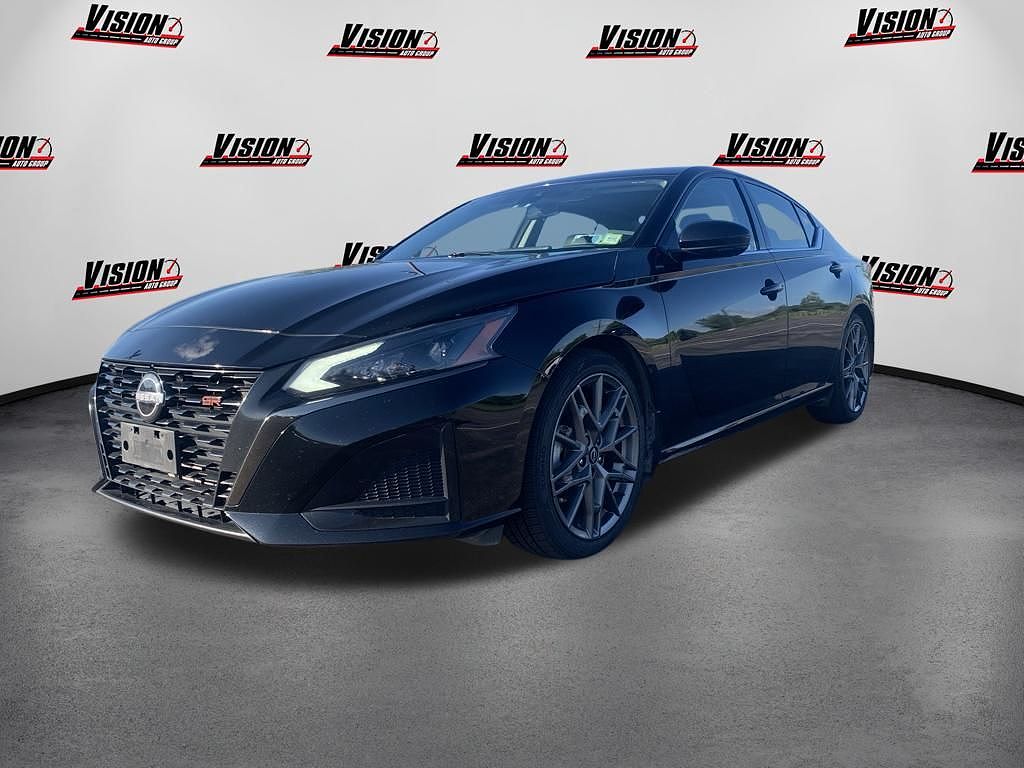2023 Nissan Altima VC-T SR