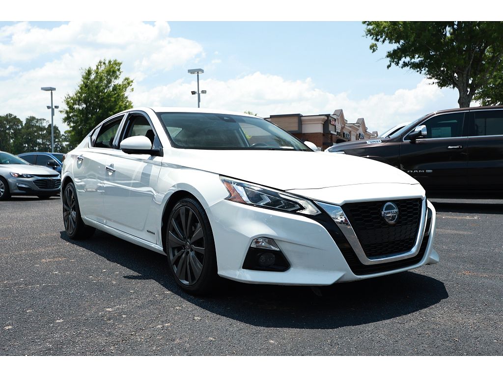 2019 Nissan Altima VC-T Platinum