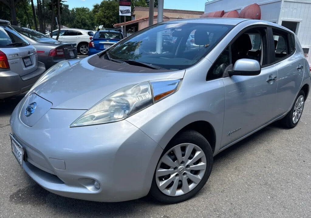 2013 Nissan LEAF photo 1
