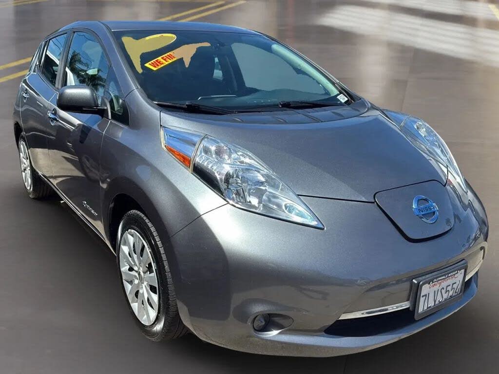 2015 Nissan LEAF photo 1