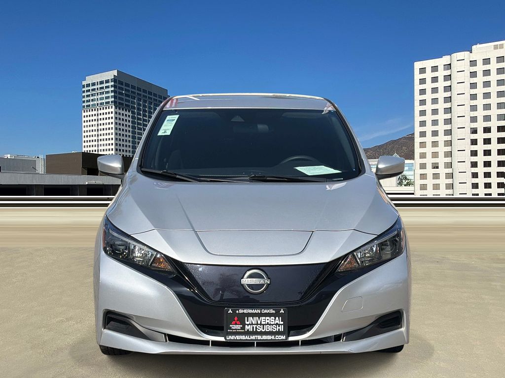 2023 Nissan LEAF 4-door Mid-Size Passenger Car