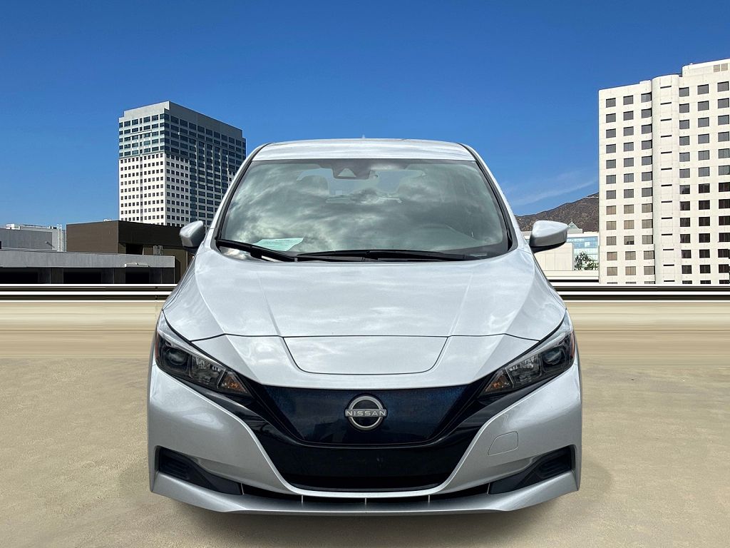 2025 Nissan LEAF