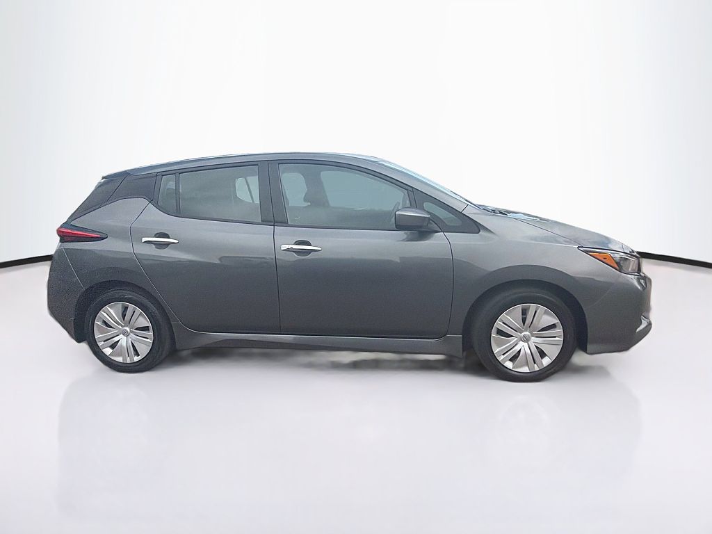 2025 Nissan Leaf S