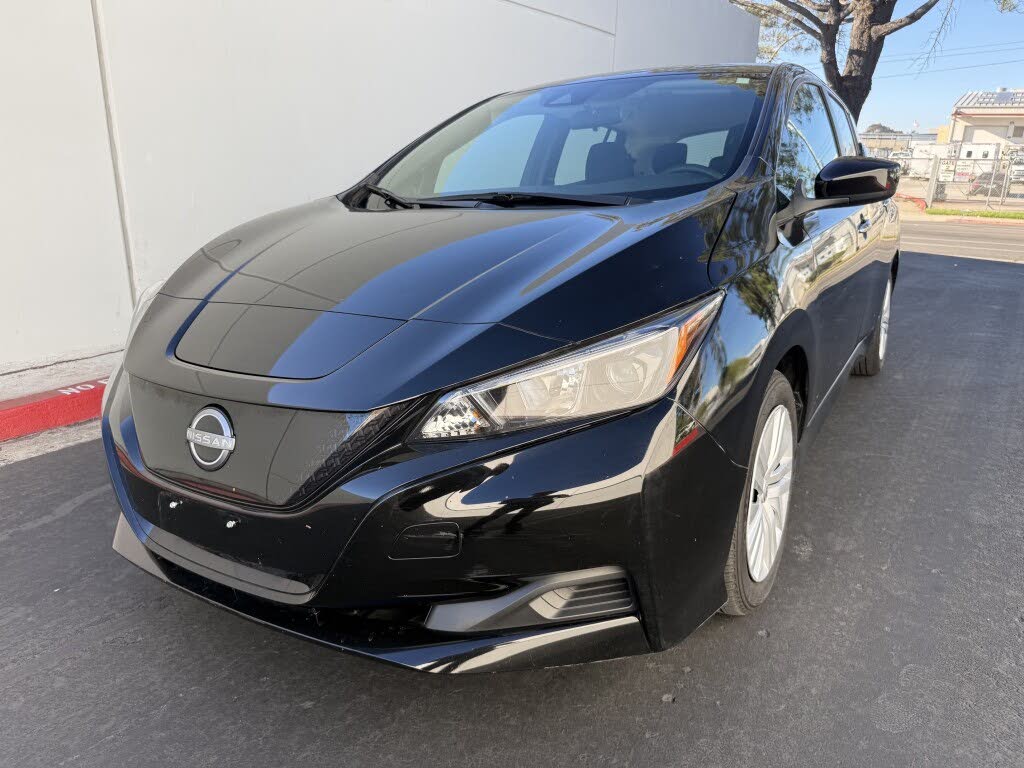 2024 Nissan Leaf photo 1