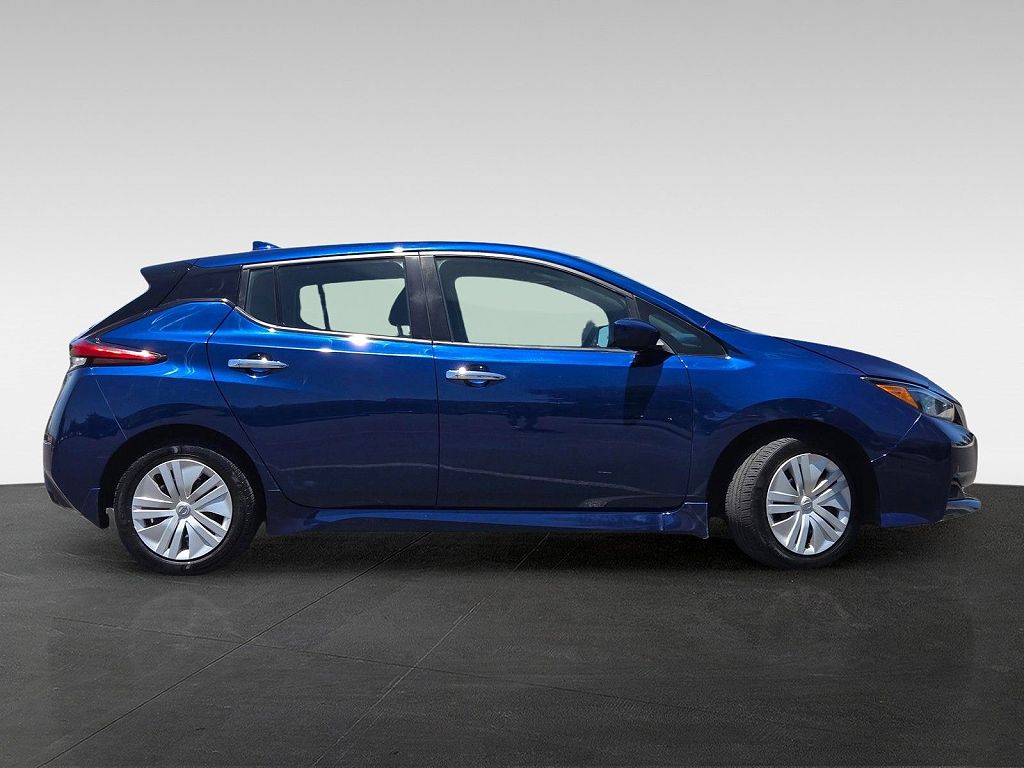 2022 Nissan LEAF S