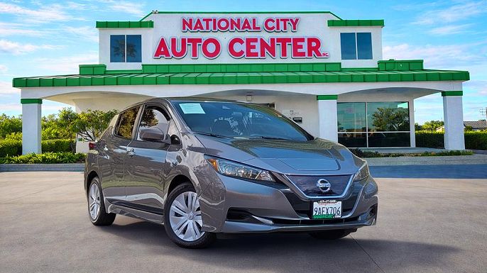 2022 Nissan Leaf photo 2