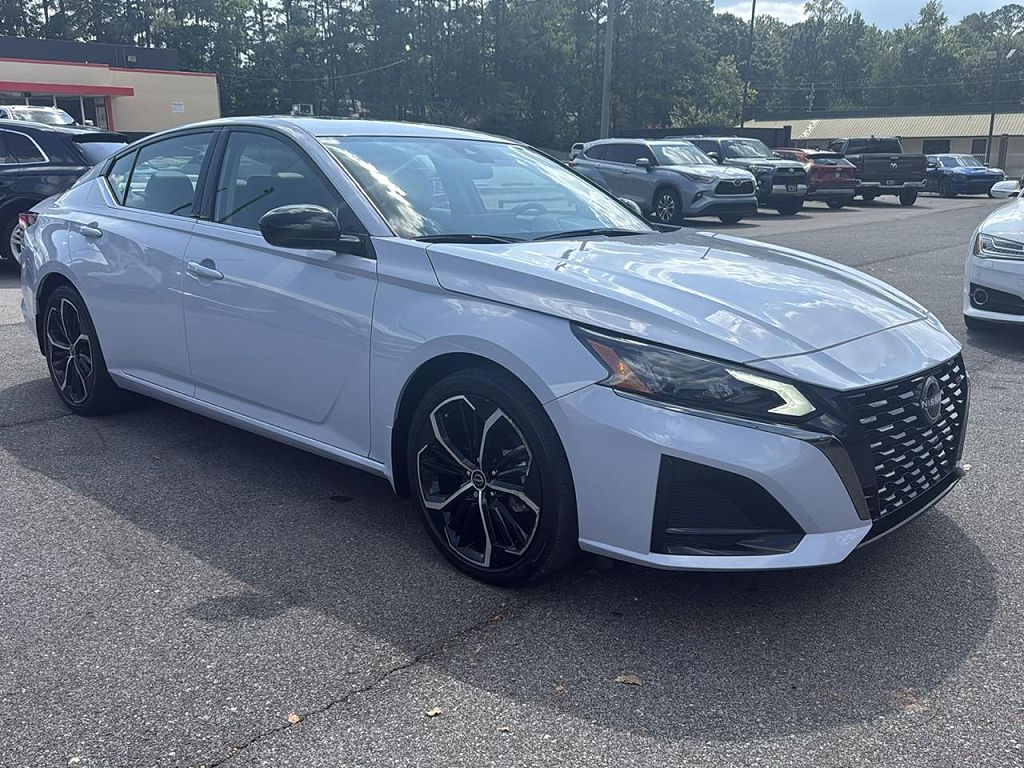 2024 Nissan Altima 2.5 SR