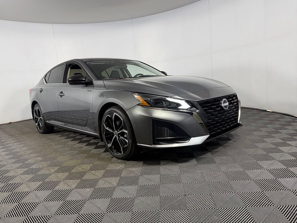 2025 Nissan Altima 2.5 SR