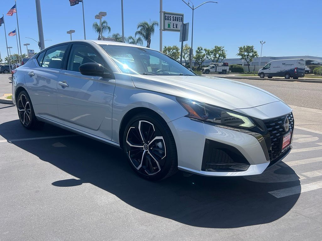 2025 Nissan Altima 2.5 SR