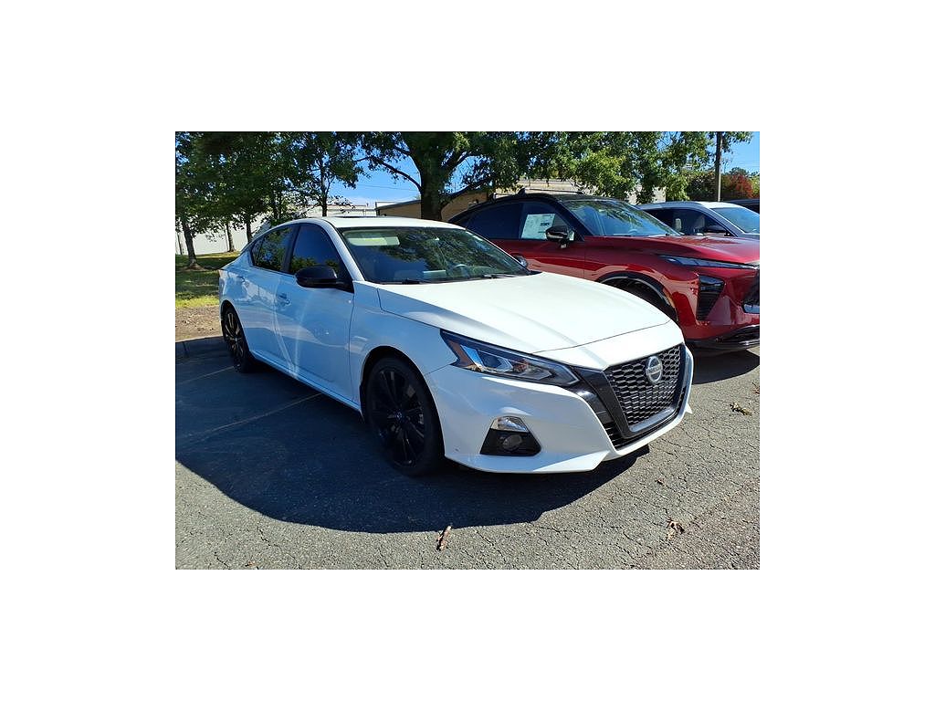 2022 Nissan Altima 2.5 SR