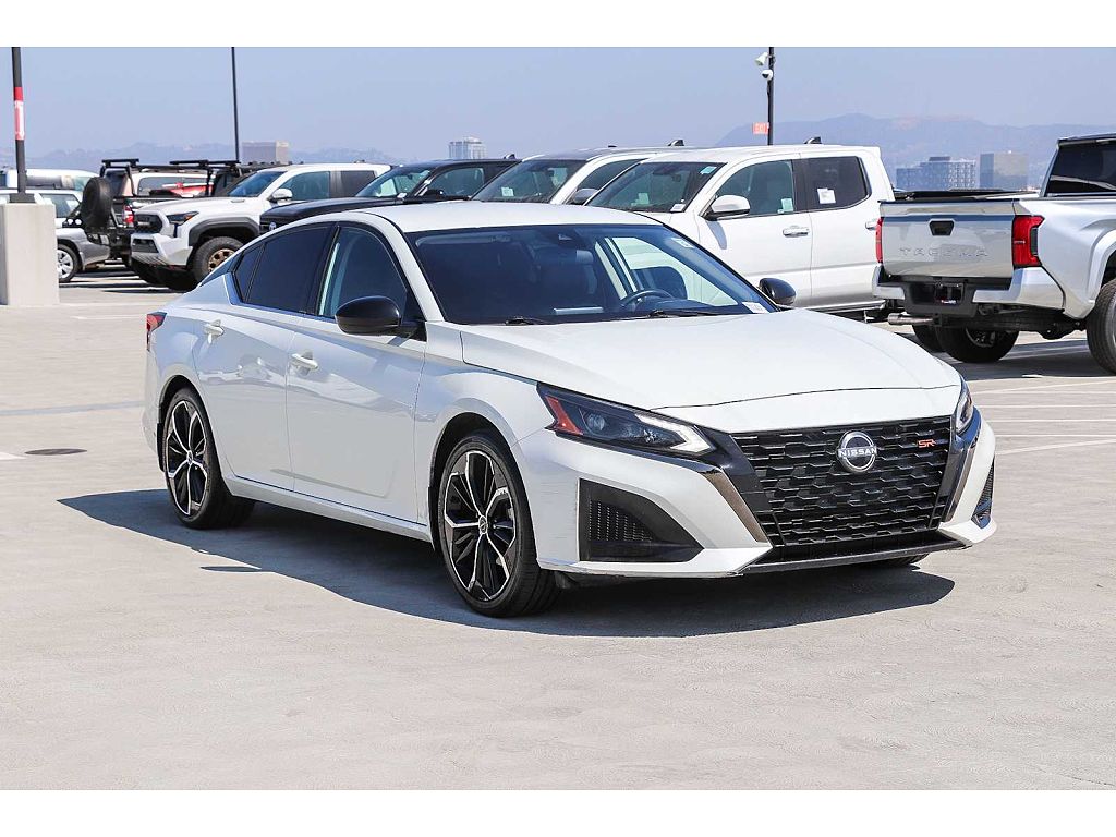 2023 Nissan Altima 2.5 SR