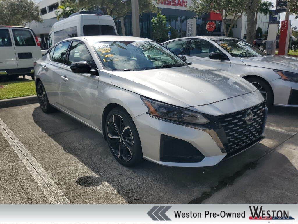 2023 Nissan Altima 2.5 SR
