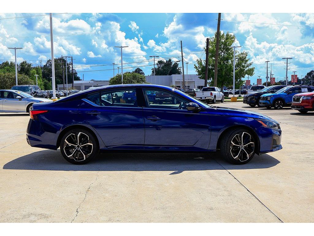 2024 Nissan Altima 2.5 SR