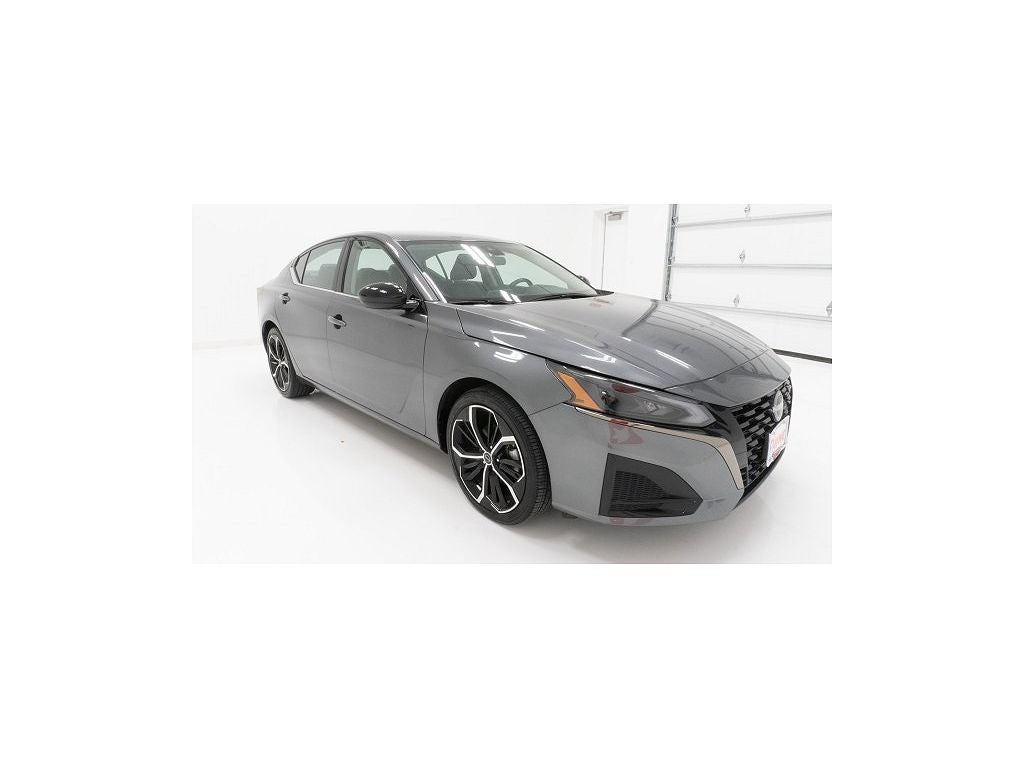 2025 Nissan Altima 2.5 SR