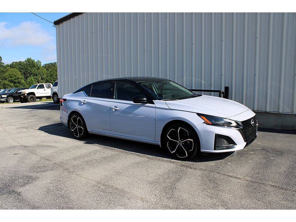 2023 Nissan Altima 2.5 SR