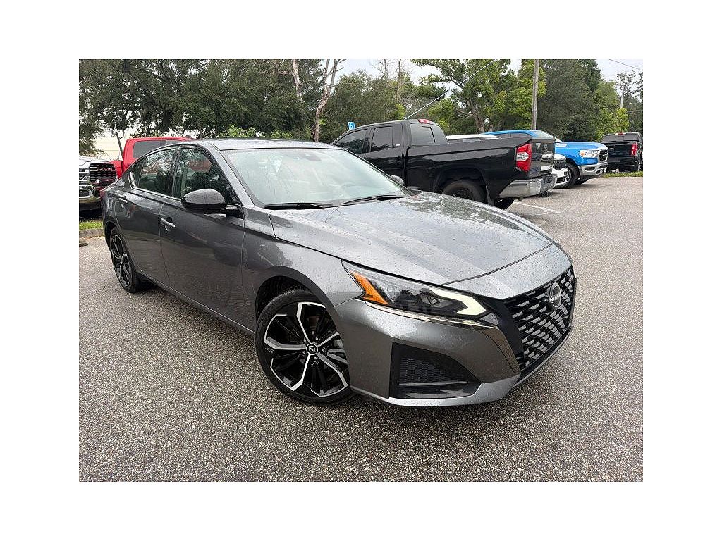 2025 Nissan Altima 2.5 SR