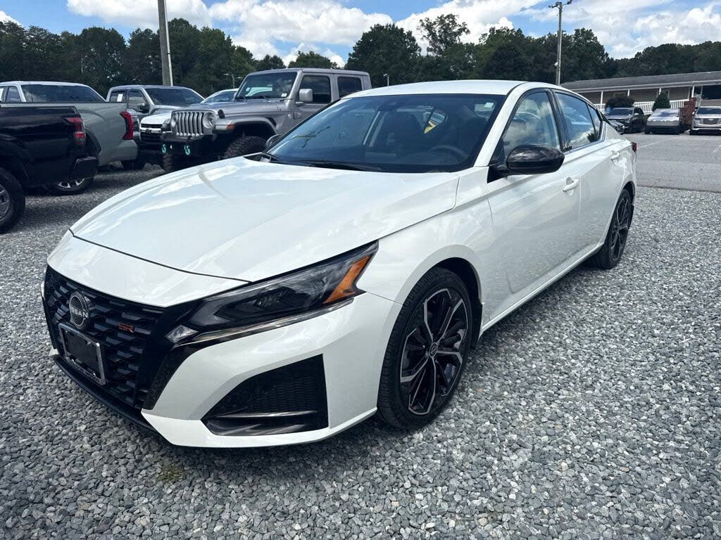 2025 Nissan Altima 2.5 SR