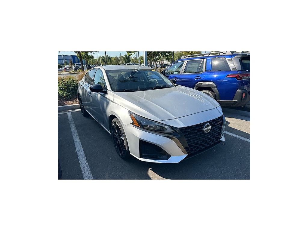2024 Nissan Altima 2.5 SR