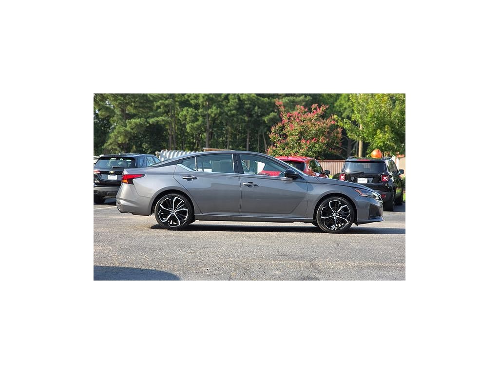 2024 Nissan Altima 2.5 SR
