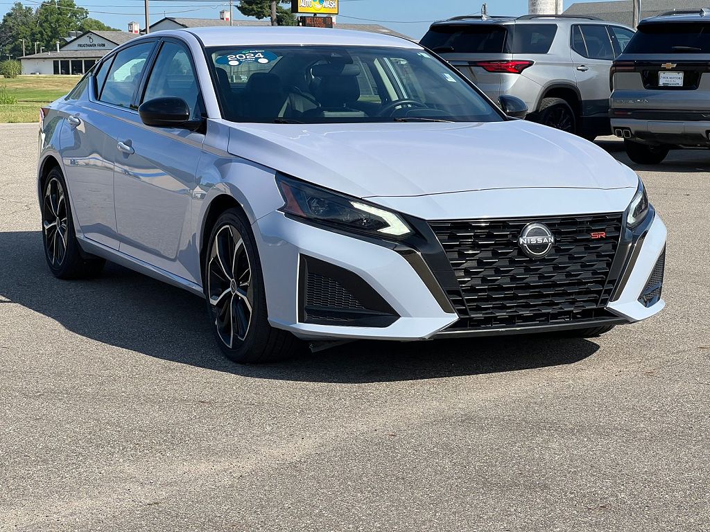 2024 Nissan Altima 2.5 SR
