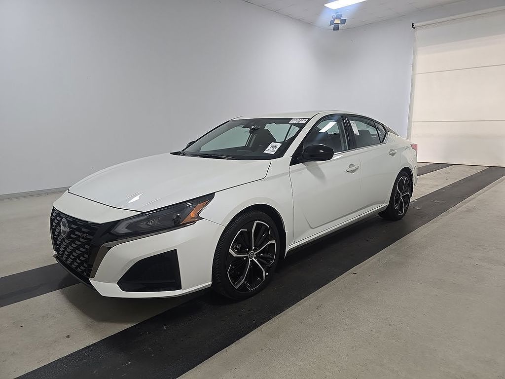 2025 Nissan Altima 2.5 SR