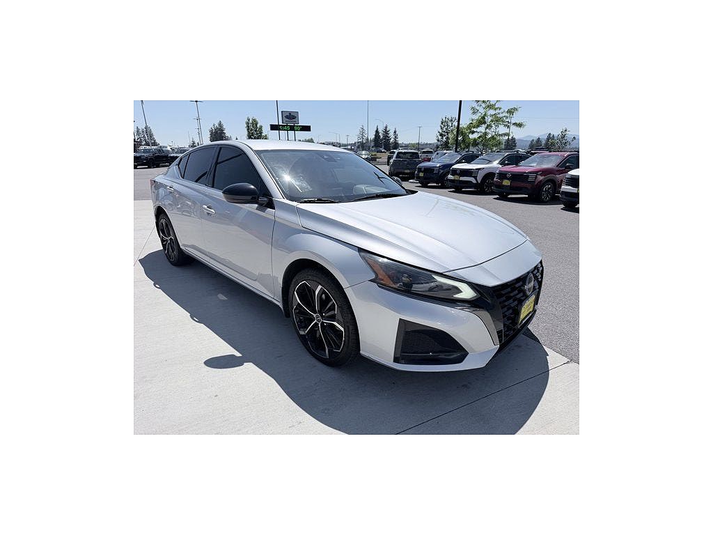 2023 Nissan Altima 2.5 SR