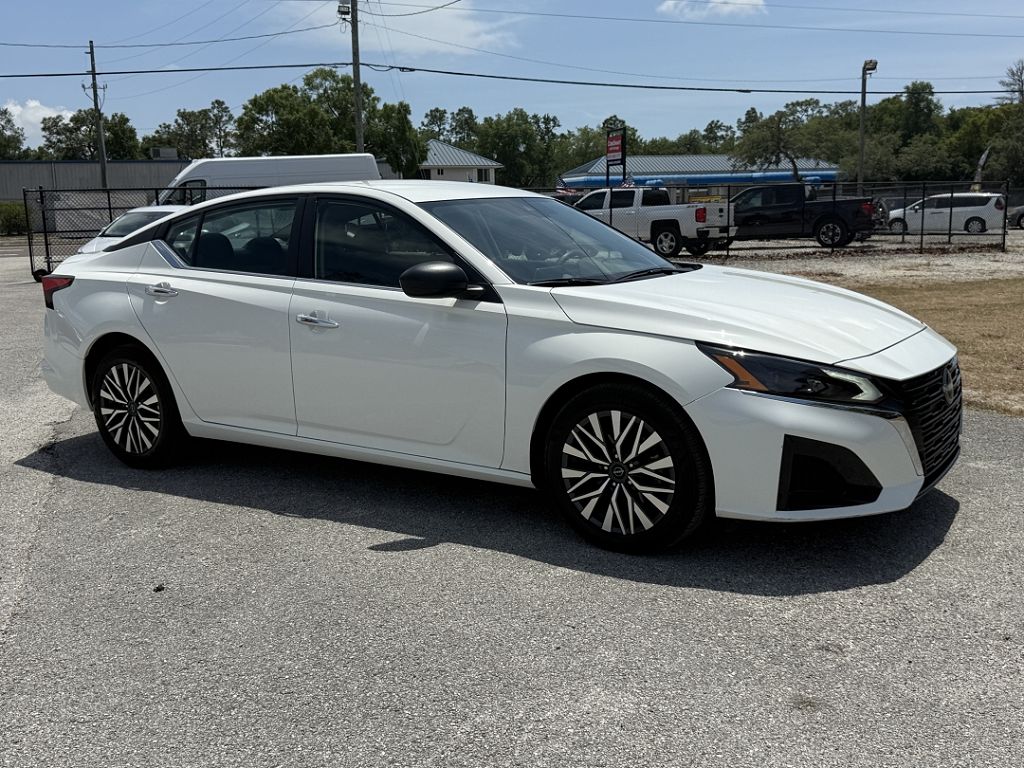 2025 Nissan Altima 2.5 SV