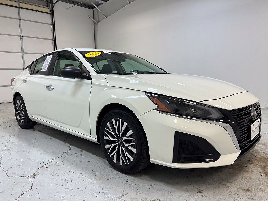 2025 Nissan Altima 2.5 SV