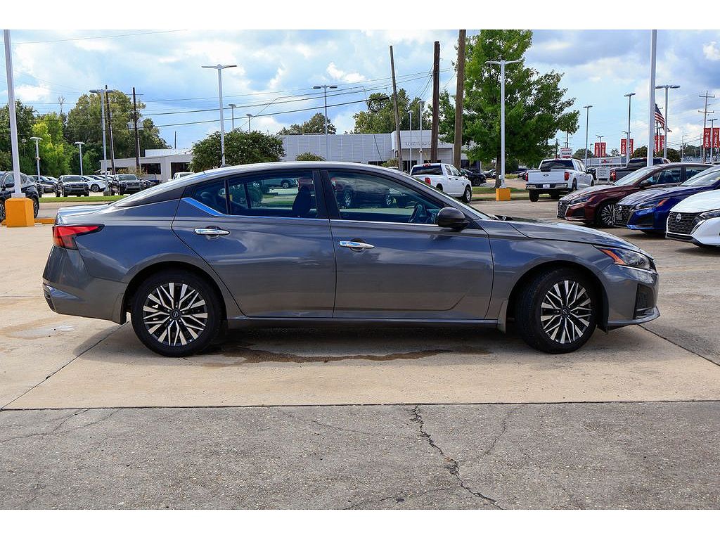 2025 Nissan Altima 2.5 SV