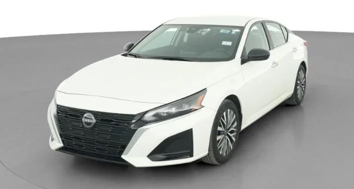 2025 2.5 SV in White, 7,264 miles