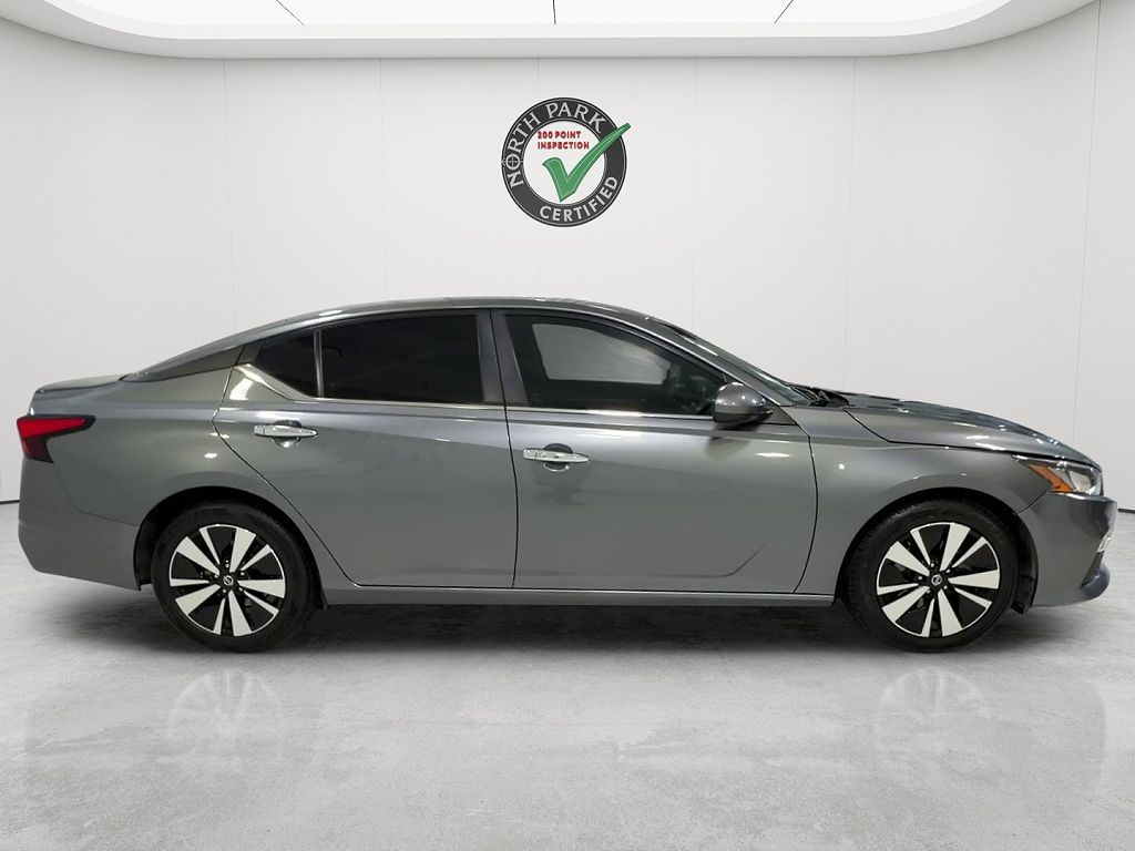 2021 Nissan Altima 2.5 SV
