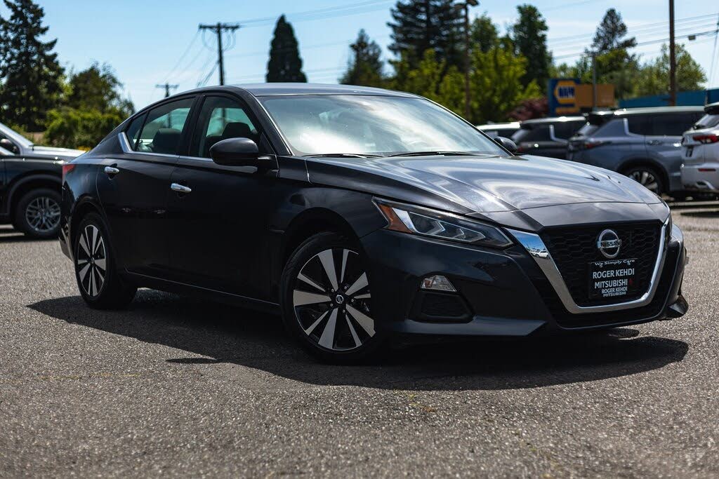 2022 Nissan Altima 2.5 SV