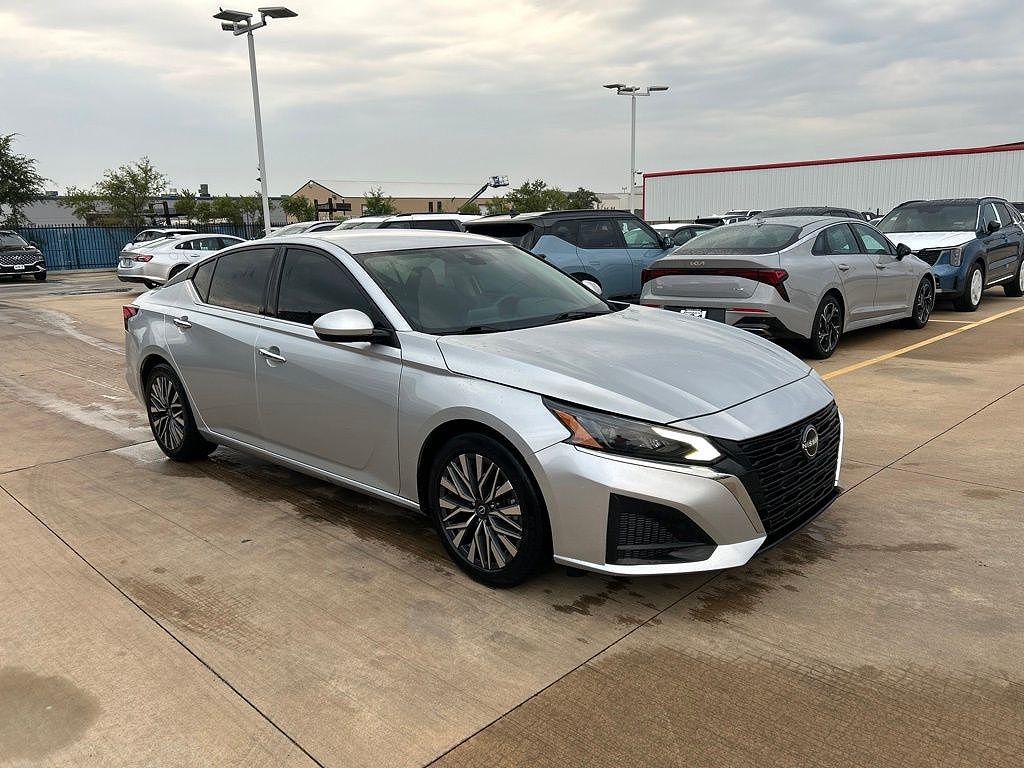 2023 Nissan Altima 2.5 SV