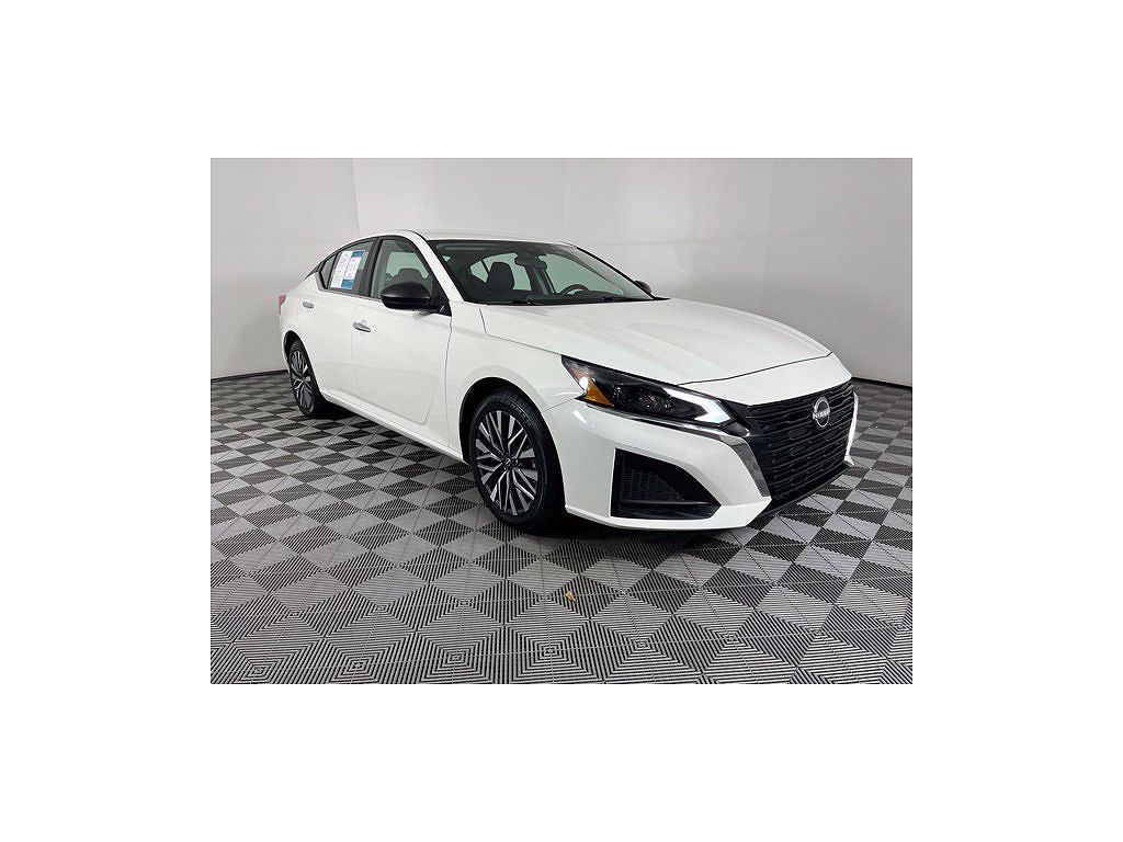 2025 Nissan Altima 2.5 SV