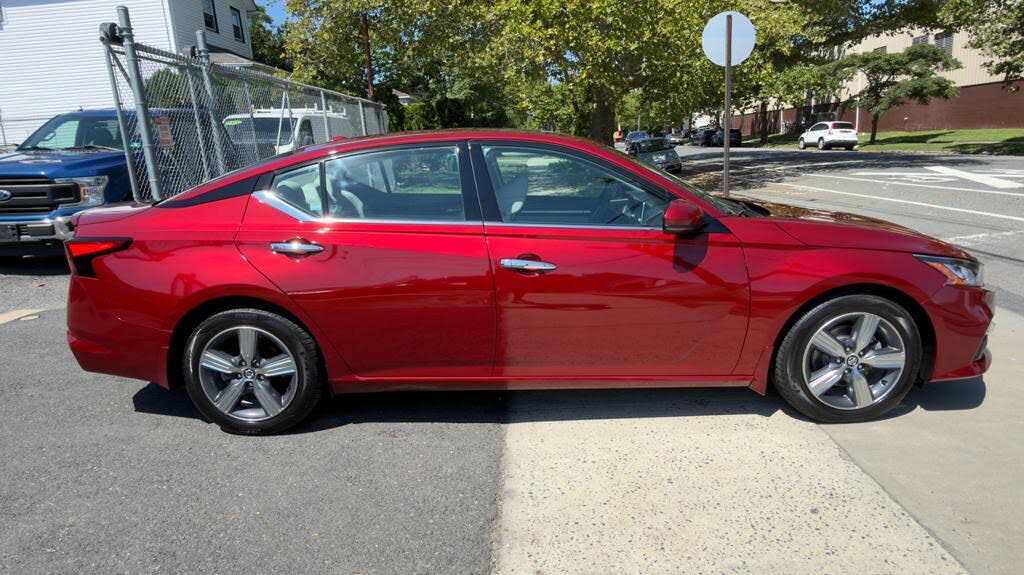 2022 Nissan Altima 2.5 SL