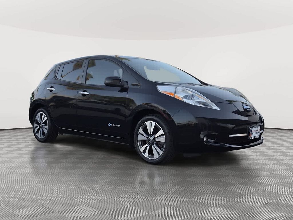 2017 Nissan LEAF photo 1