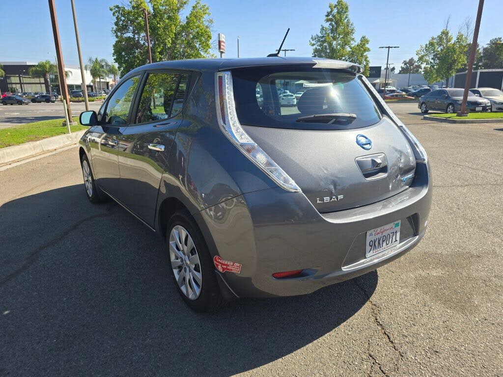 2017 Nissan Leaf photo 3