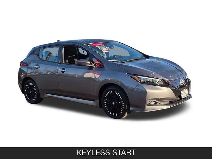 2025 Nissan LEAF photo 1