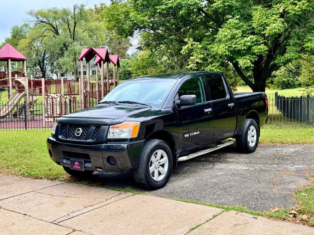 2011 Nissan Titan SV